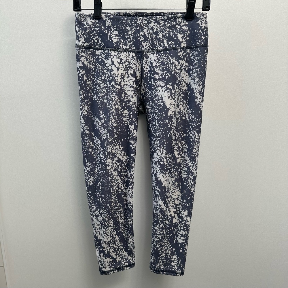 Fabletics Blue White Splatter Paint Print Cropped Women’s Leggings Size Small